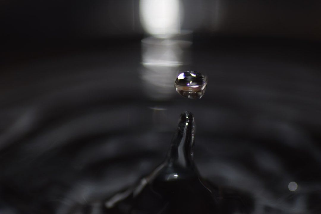 Photo Diamond droplets